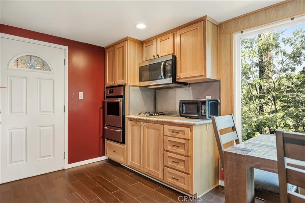 24416 Horst Drive Crestline, CA 92325