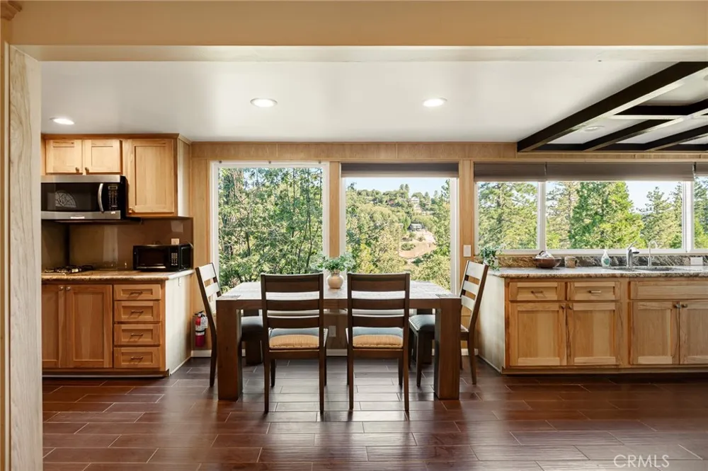 24416 Horst Drive Crestline, CA 92325