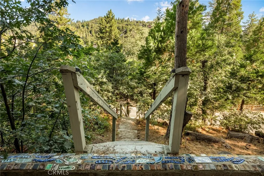 24416 Horst Drive Crestline, CA 92325
