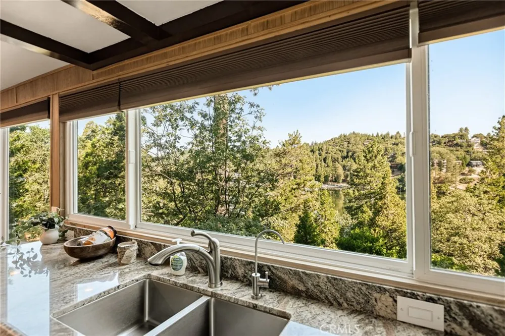 24416 Horst Drive Crestline, CA 92325