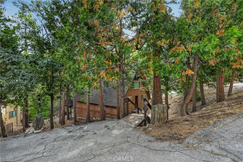 815 Zurich Drive Lake Arrowhead, CA 92352