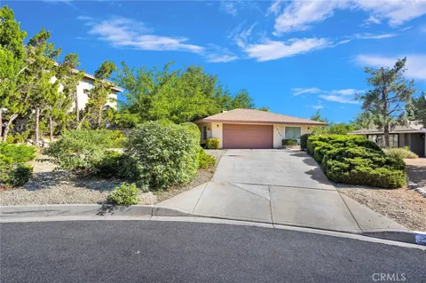 18190 Country Glen