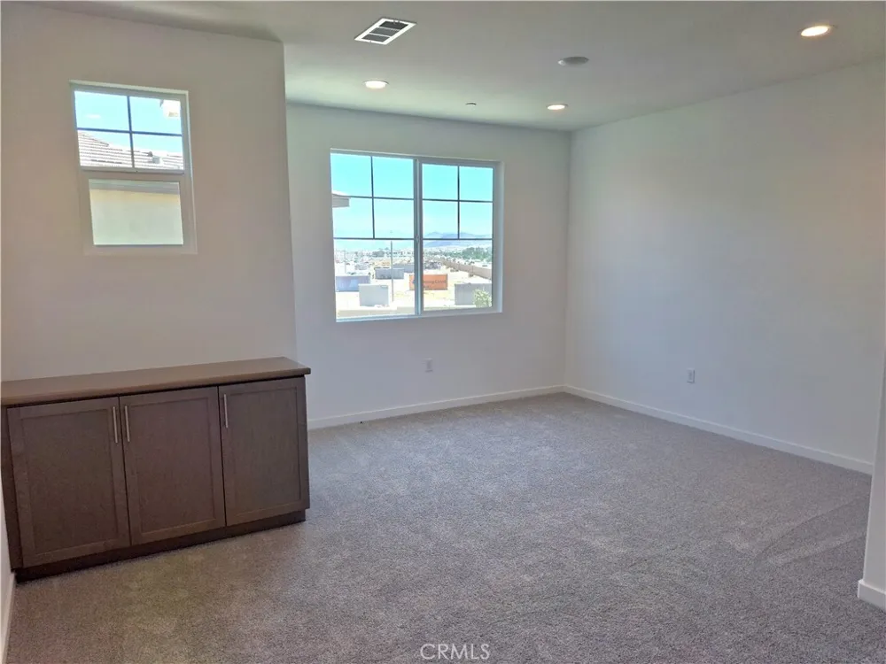 31309 Sutherland Pass Winchester, CA 92596