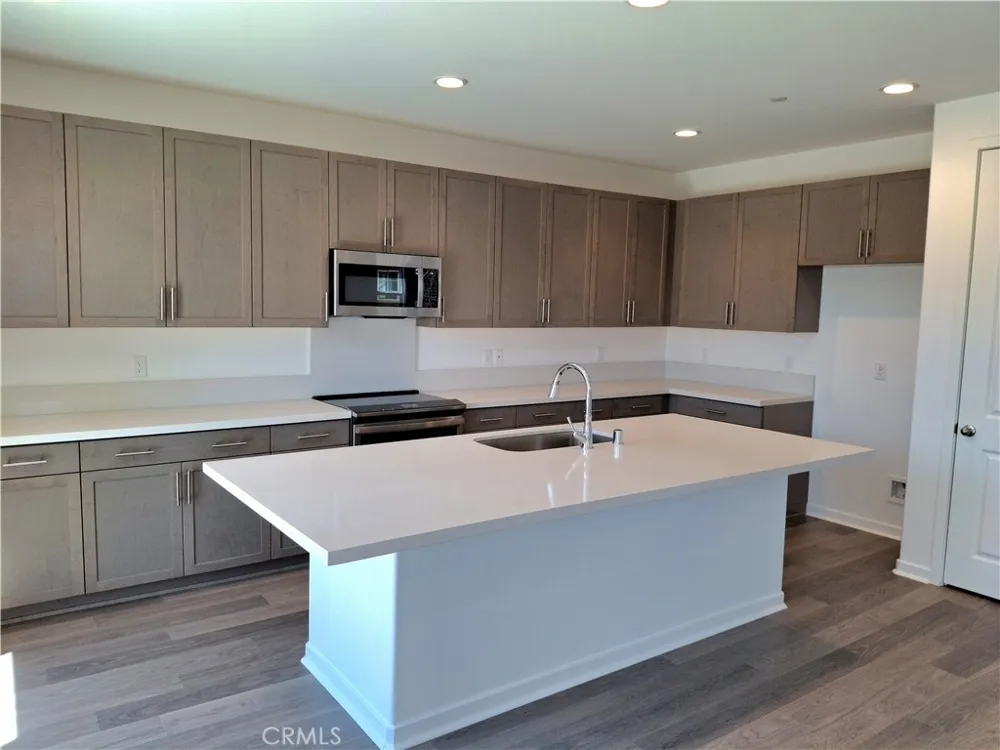 31309 Sutherland Pass Winchester, CA 92596