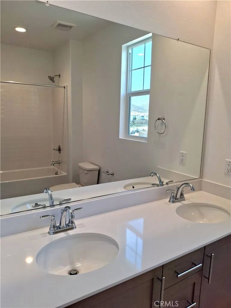 31309 Sutherland Pass Winchester, CA 92596