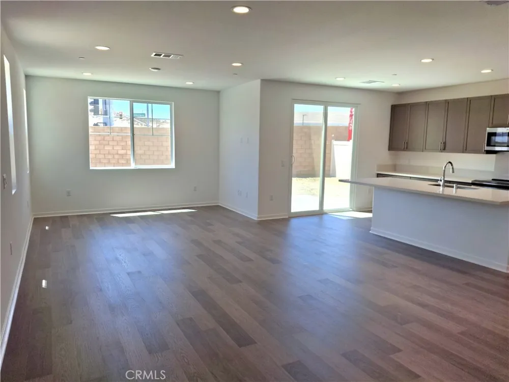 31309 Sutherland Pass Winchester, CA 92596