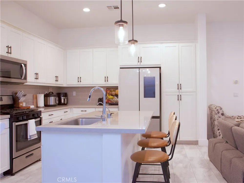 4172 Horvath #102 Corona, CA 92883