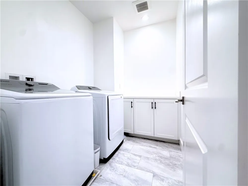 4172 Horvath #102 Corona, CA 92883