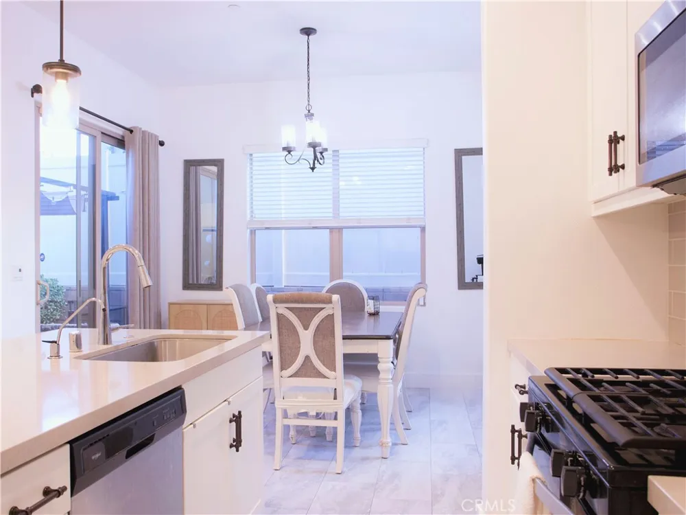 4172 Horvath #102 Corona, CA 92883