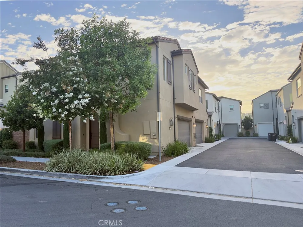 4172 Horvath #102 Corona, CA 92883