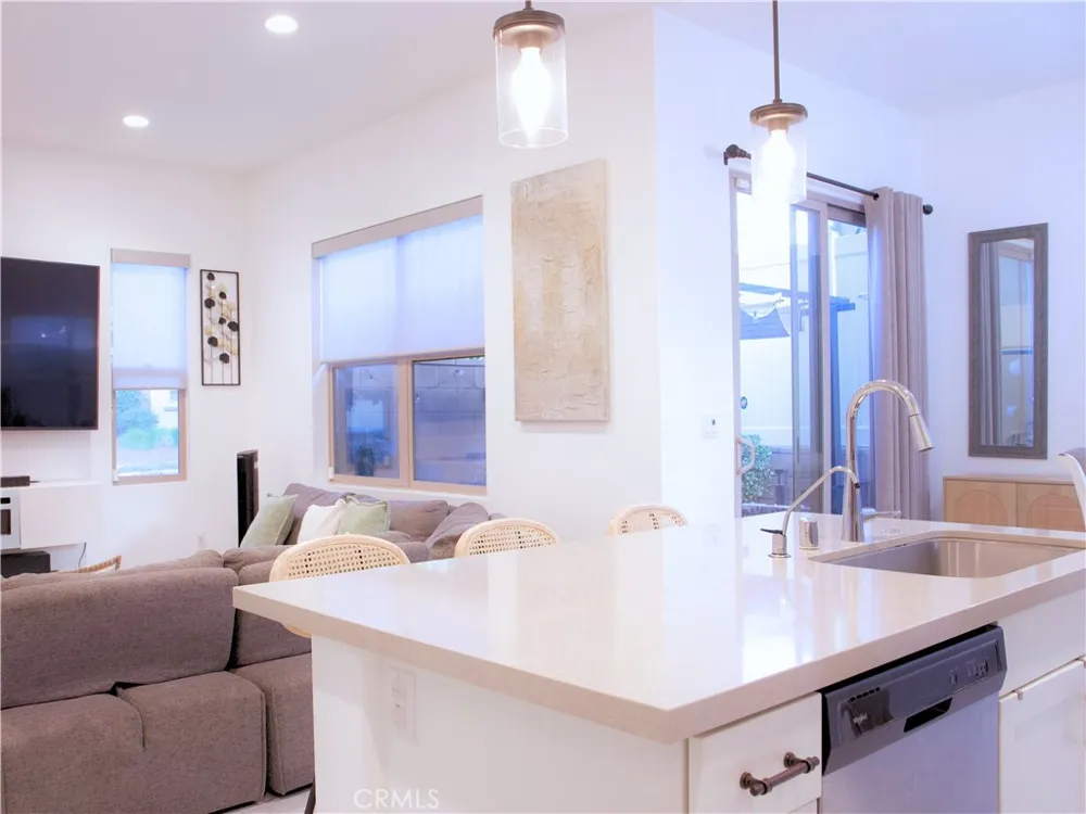 4172 Horvath #102 Corona, CA 92883