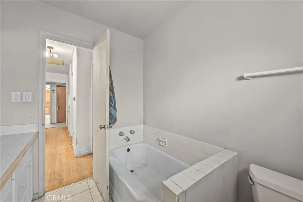 8811 California Riverside, CA 92503