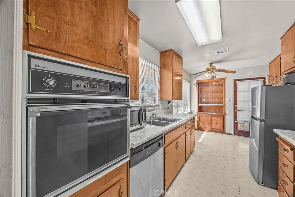 8811 California Riverside, CA 92503