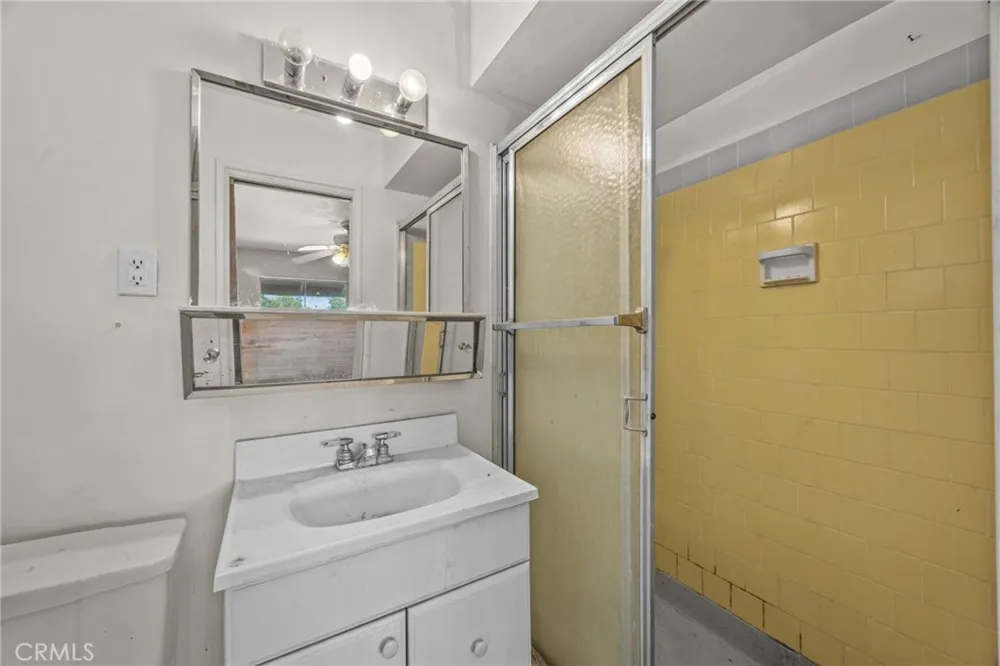 8811 California Riverside, CA 92503