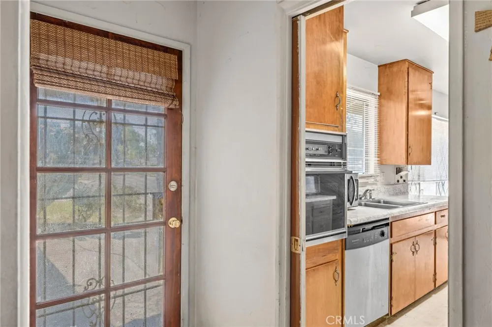 8811 California Riverside, CA 92503