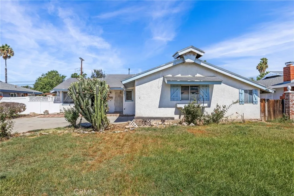 8811 California Riverside, CA 92503