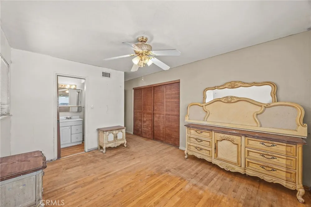 8811 California Riverside, CA 92503
