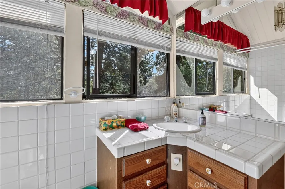 27427 Pinewood Lake Arrowhead, CA 92352