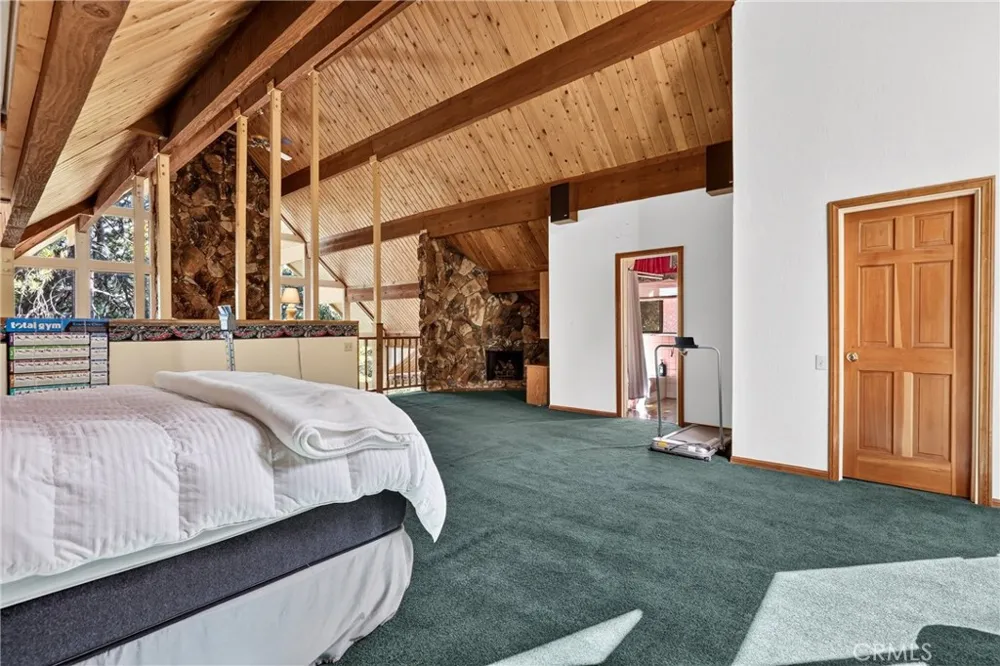 27427 Pinewood Lake Arrowhead, CA 92352