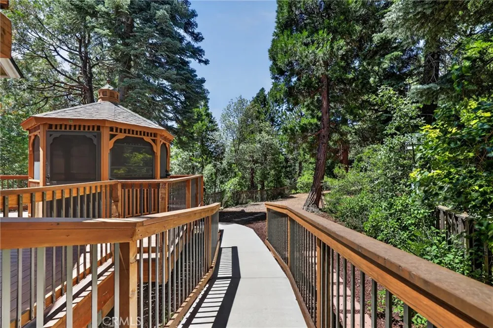27427 Pinewood Lake Arrowhead, CA 92352