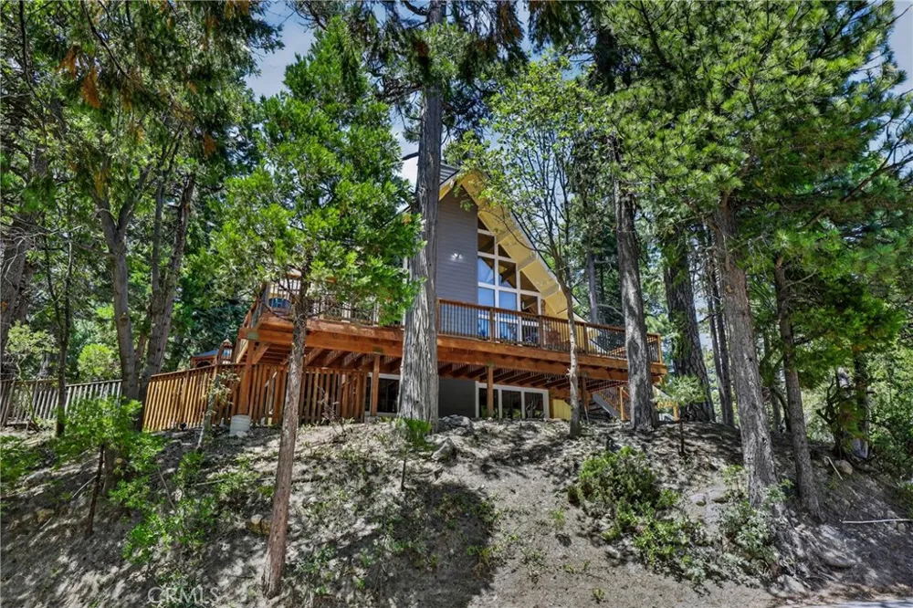 27427 Pinewood Lake Arrowhead, CA 92352