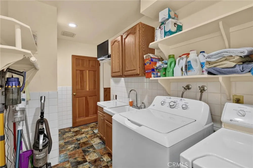 27427 Pinewood Lake Arrowhead, CA 92352