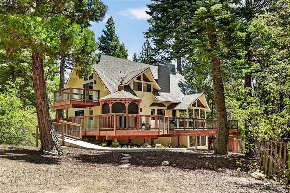27427 Pinewood Lake Arrowhead, CA 92352
