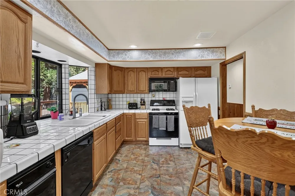 27427 Pinewood Lake Arrowhead, CA 92352