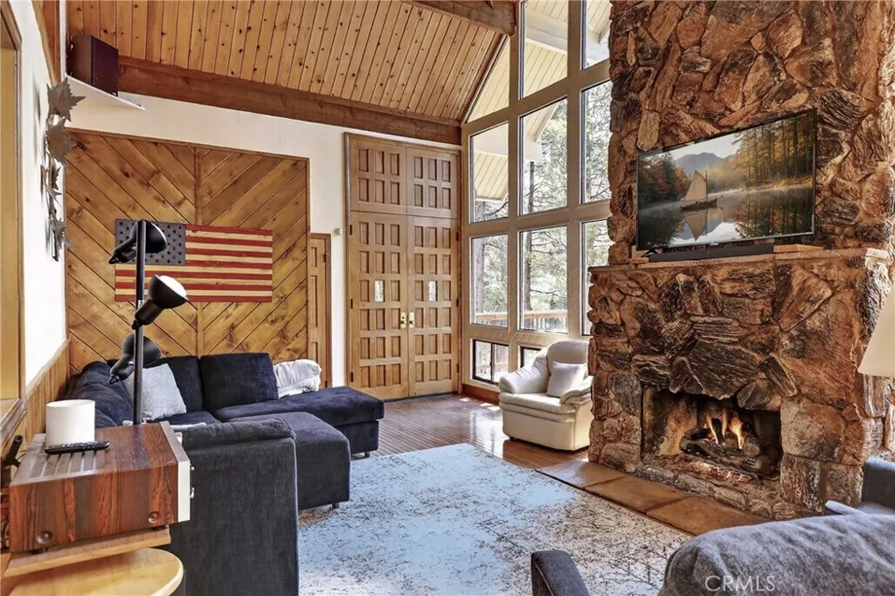 27427 Pinewood Lake Arrowhead, CA 92352
