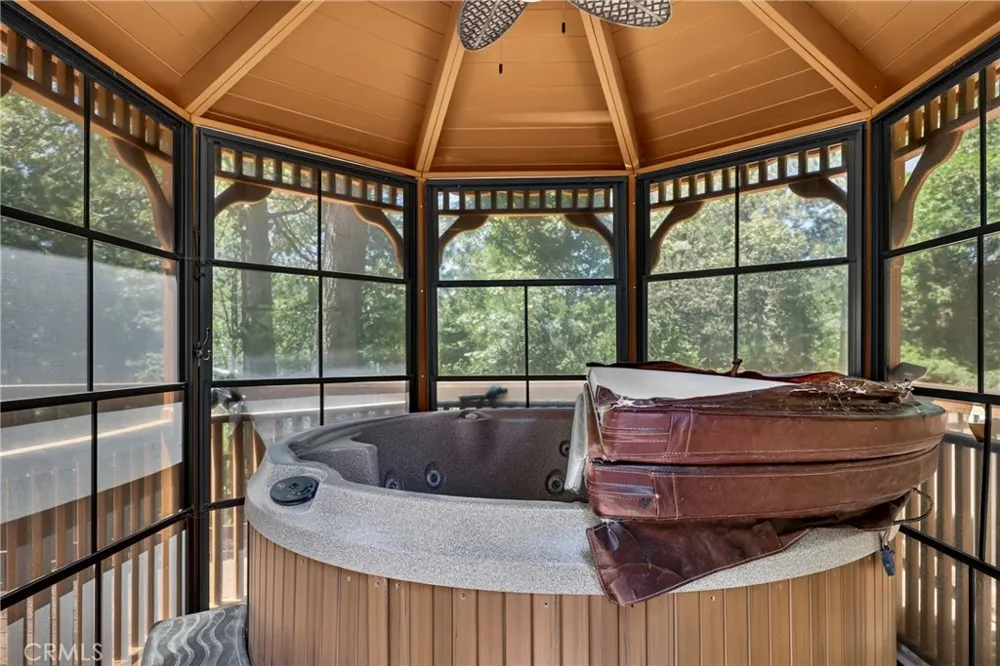 27427 Pinewood Lake Arrowhead, CA 92352