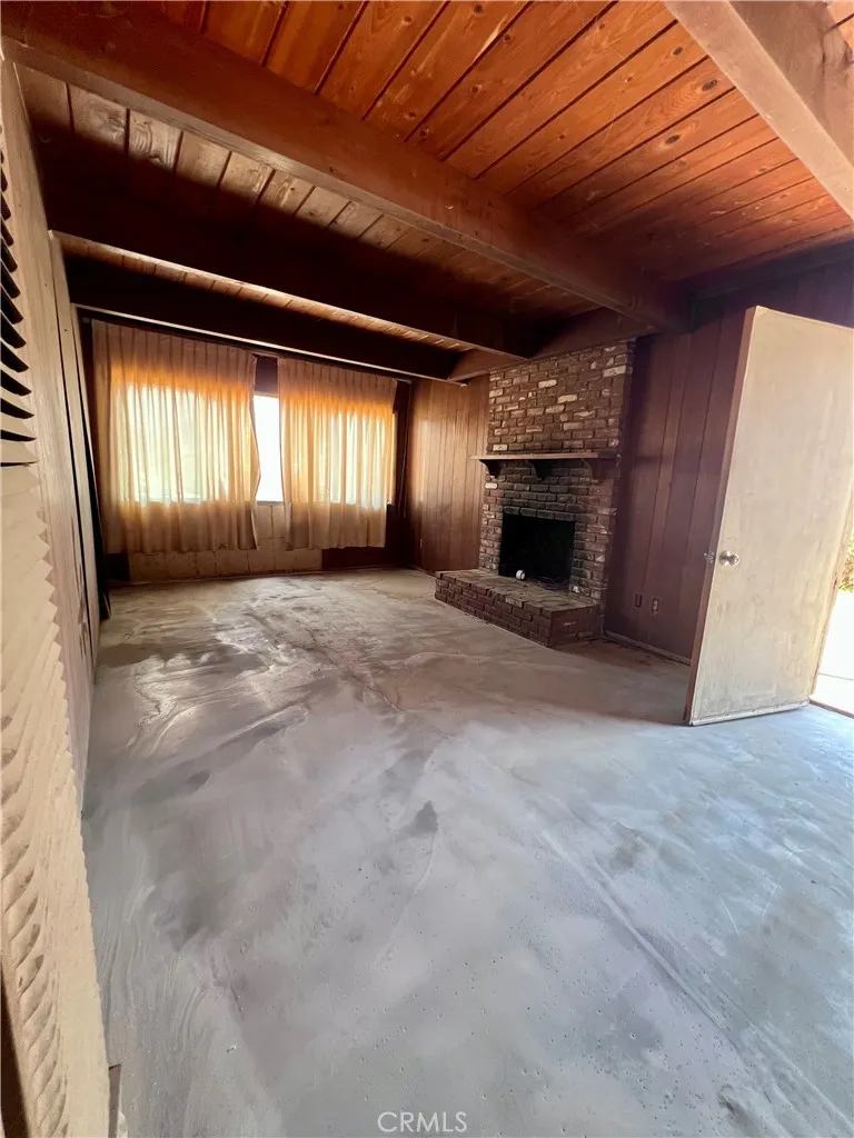 736 Sacramento Spring Valley, CA 91977