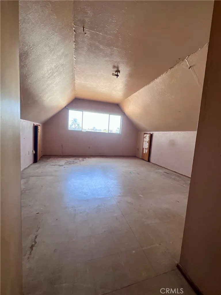 736 Sacramento Spring Valley, CA 91977