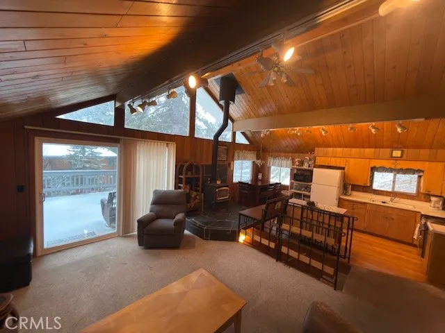 719 Ridge Way Green Valley Lake, CA 92341