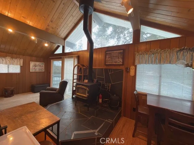 719 Ridge Way Green Valley Lake, CA 92341