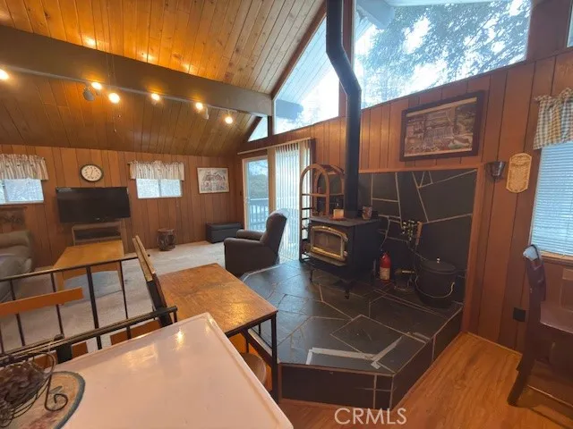 719 Ridge Way Green Valley Lake, CA 92341