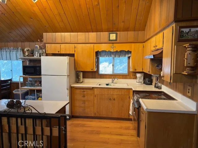 719 Ridge Way Green Valley Lake, CA 92341