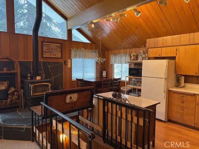719 Ridge Way Green Valley Lake, CA 92341