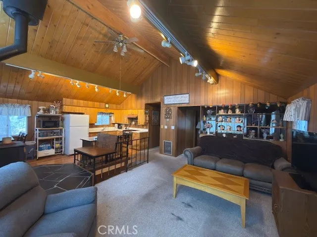 719 Ridge Way Green Valley Lake, CA 92341