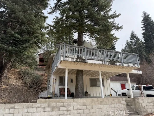 719 Ridge Way Green Valley Lake, CA 92341