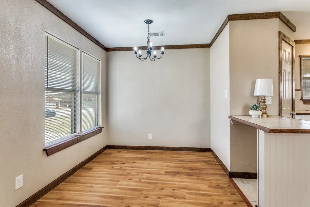 401 Ashwood Street Azle, TX 76020