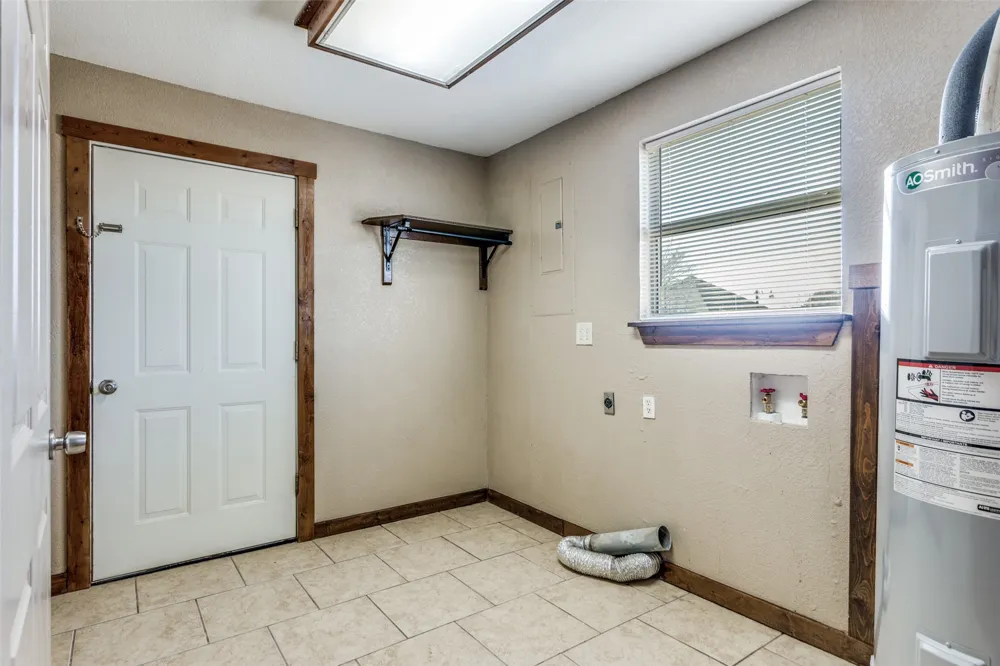 401 Ashwood Street Azle, TX 76020