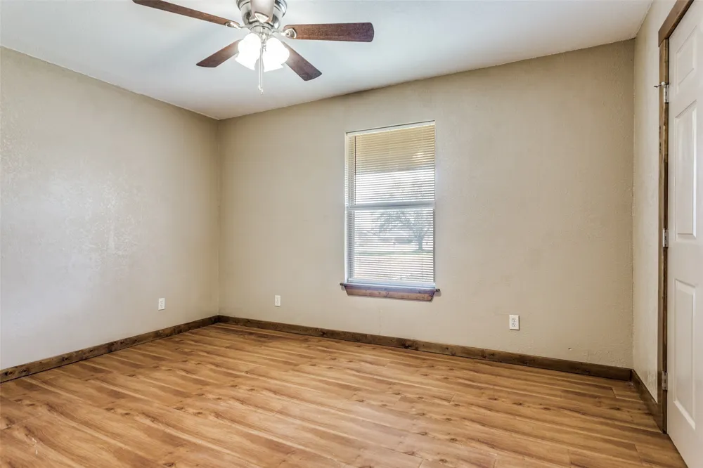 401 Ashwood Street Azle, TX 76020