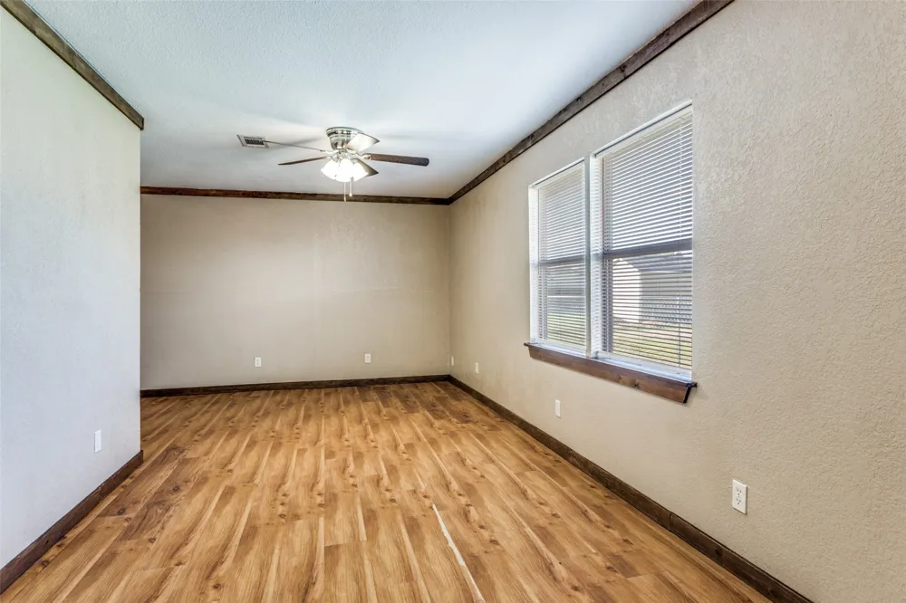 401 Ashwood Street Azle, TX 76020