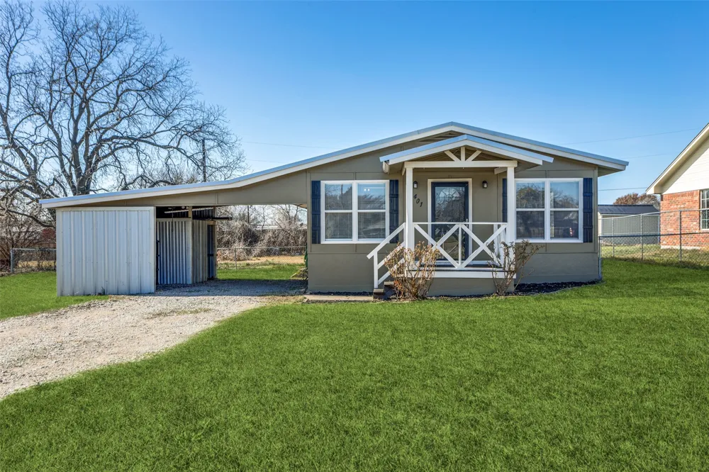 401 Ashwood Street Azle, TX 76020