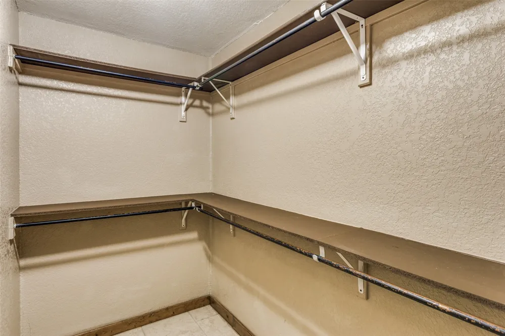 401 Ashwood Street Azle, TX 76020