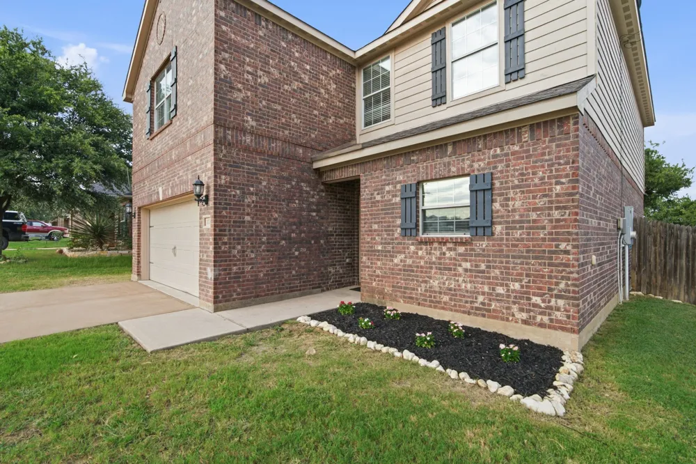 177 Buffalo Ridge Drive Newark, TX 76071