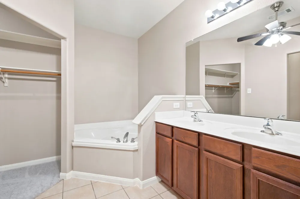 177 Buffalo Ridge Drive Newark, TX 76071