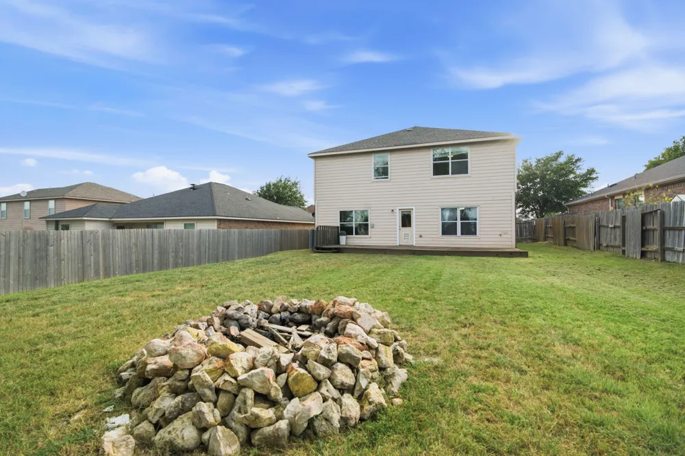 177 Buffalo Ridge Drive Newark, TX 76071