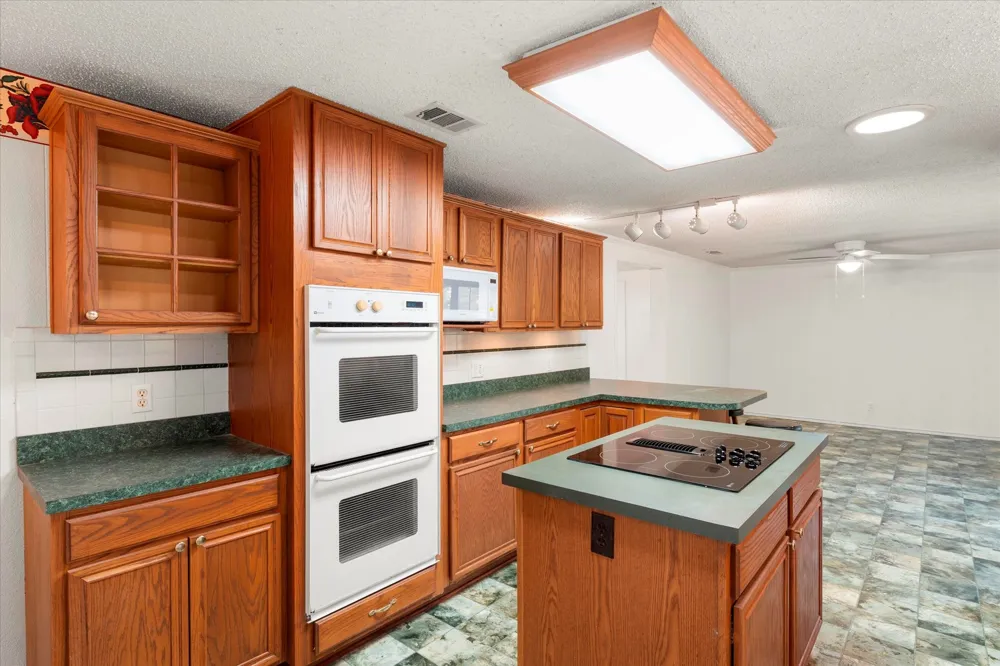 602 Legendary Lane Gun Barrel City, TX 75156