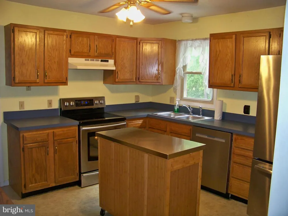 1968 WILDERNESS ROAD Lancaster, PA 17603